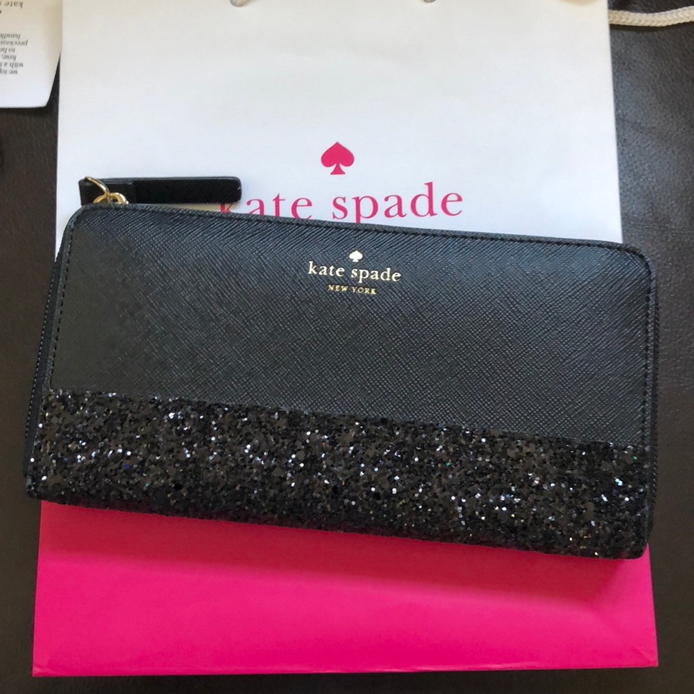 Kate Spade Wallet - Picture 2 of 8